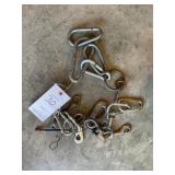LARGE GROUP OF CLIPS CARABINERS