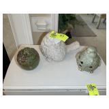 GROUP OF BIRD FIGURINES