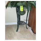 METAL PLANT STAND 25 IN TALL