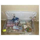TOTE WITH EASTER DECORATIONS