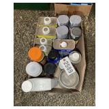 GROUP OF SPRAY PAINT, LACQUER THINNER, ETC