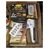 LARGE GROUP OF T25 STAPLES AND STAPLE GUN