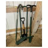 GROUP OF MISC GARDENING TOOLS, EDGER, AERATOR, GAR