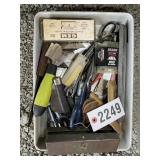 GROUP OF RAZOR BLADES, SCISSORS, ETC