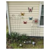 GROUP OF YARD DECORATIONS, METAL BUTTERFLIES, TREL