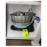 GROUP OF BAKING PANS, MUFFIN TIN
