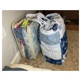 GROUP INCLUDING BED SPREAD AND TOWELS