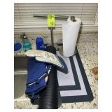 GROUP OF HOT MITS, PAPER TOWEL HOLDER, ETC