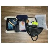 GROUP OF WOMENS PURSES AND WALLETS