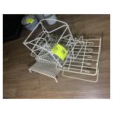 GROUP OF SHELF RACKS AND ORGANIZERS