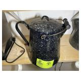 ENAMEL KETTLE 10.5 IN TALL