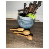 GROUP OF SPOOL BOBBINS