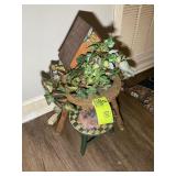 DECORATIVE PLANT STAND AND BIRD HOUSE, 6 IN AND 9