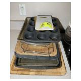 GROUP INCLUDING BAKING PANS, MUFFIN TIN, CUTTING B