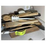 BOX WITH MISC KITCHEN UTENSILS