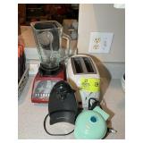 GROUP INCLUDING OSTERIZER 10 SPEED BLENDER, HAMILT