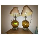 PAIR OF GLASS AND VINTAGE TABLE LAMPS, APPROX 36 I