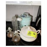 GROUP INCLUDING FRESH ONION HOLDER, VINEGAR JARS,