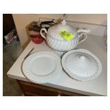 JOHNSON BROTHERS, SOUP TUREEN AND DINNER PLATES