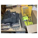 GROUP OF DRILL BITS, GLOVES
