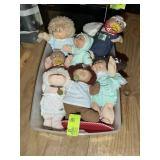 TOTE WITH CABBAGE PATCH DOLLS, LOCATED IN THE ATTI