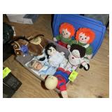 TOTE WITH CABBAGE PATCH AND RAGGEDY ANN DOLLS, LOC