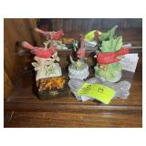 GROUP OF DECORATIVE ITEMS, BIRD FIGURINES, SMALL T