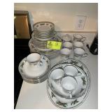 GROUP OF CHRISTMAS THEMED CHINA, CENTURION COLLECT