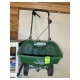 SCOTTS TURF BUILDER PUSH SPREADER