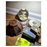 GROUP OF DECORATIVE ITEMS, TRINKET BOXES, SNOW GLO