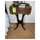 PAINE FURNITURE CO, ONE DRAWER WOODEN SIDE TABLE,