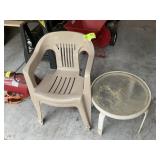 PAIR OF PLASTIC PATIO CHAIRS WITH SIDE TABLE