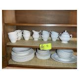 GROUP OF J AND G MEAKIN ENGLAND CLASSIC WHITE CHIN