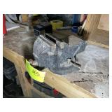 4 IN BENCH VISE, TO BE REMOVED FROM BENCH BY BUYER