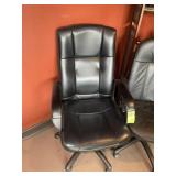 5 STAR BASE OFFICE CHAIR, SHOWS WEAR ON ARMRESTS