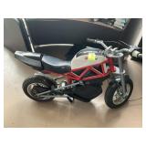 RAZOR ELECTRIC RSF650 ELECTRIC BIKE, MFG 2020, WIT