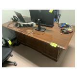 5 DRAWER OFFICE DESK, 72 IN X 36 IN X 29.5 IN, NO