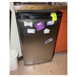 KENMORE MINI FRIDGE, MODEL 255.94683010 MFG 10/02