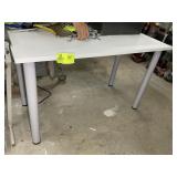 COMPUTER DESK, 47.5 IN X 24 IN X 29 IN