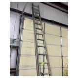 32 FT FIBERGLASS EXTENSION LADDER