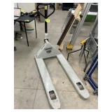 ROUGHNECK 4400 LB PALLET JACK