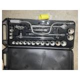 COLLINS QUALITY 24 PIECE SOCKET WRENCH SET 1/2 IN