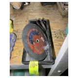 GROUP OF GRINDING DISCS