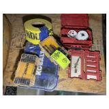 GROUP OF MISC DRILL BITS AND DRIVER BITS