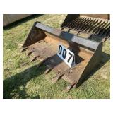 66in Skid steer tooth bucket