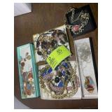 GROUP OF COSTUME JEWELRY, NECKLACES