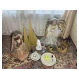 GROUP OF HOLIDAY THEMED ITEMS, ANGEL LAMP, CANDLE