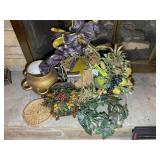 GROUP OF DECORATIVE BASKETS AND ARTIFICIAL FLOWERS
