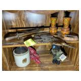 GROUP OF DECORATIVE ITEMS, GEORGIA MOON THUMB HOLD