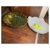 PAIR OF VINTAGE GLASS SERVING BOWLS, MILK GLASS AN
